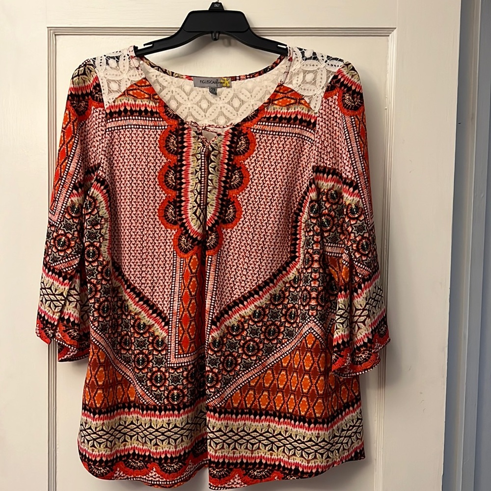 Women s blouse with lace insert on shoulders and back